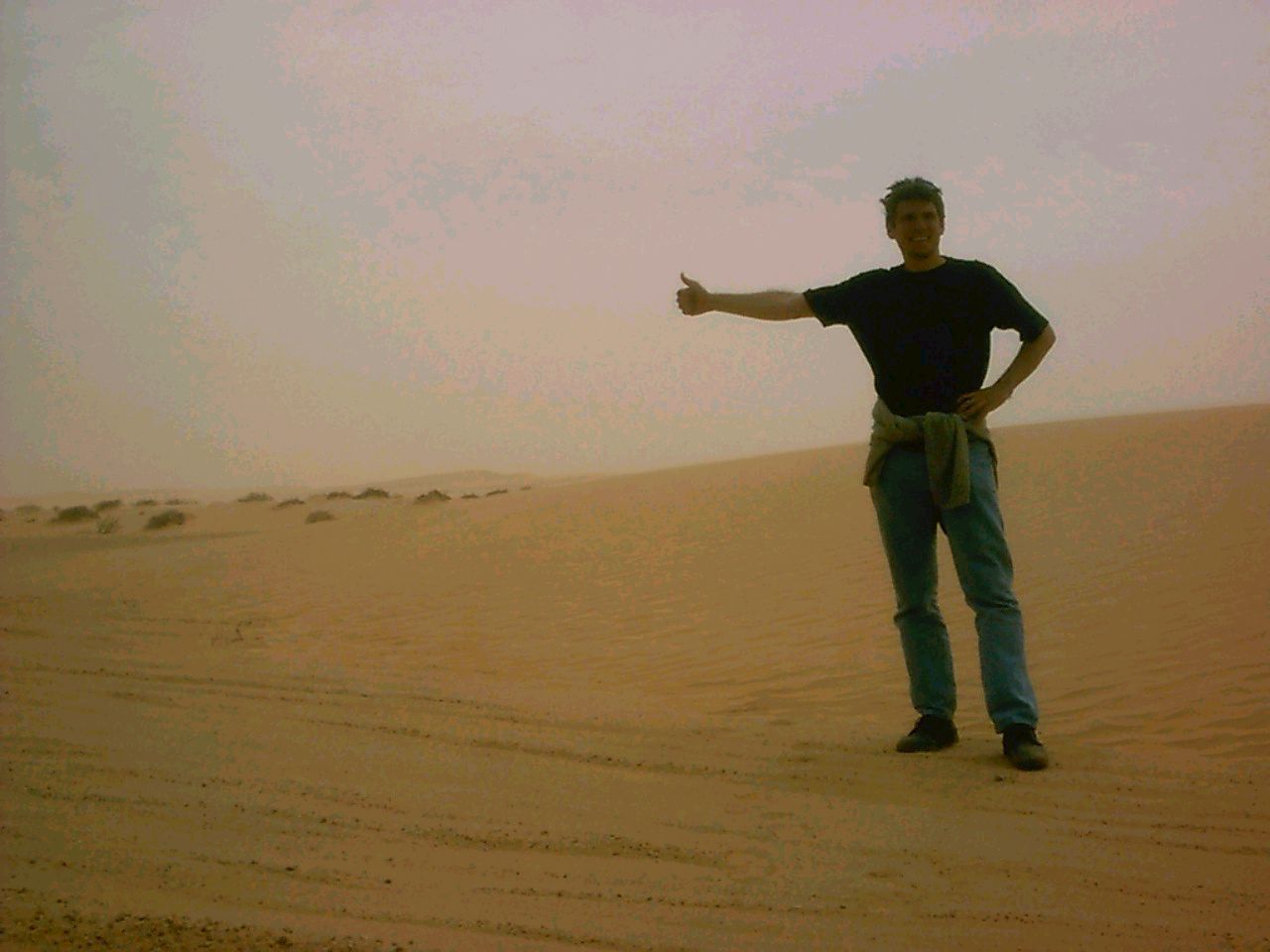 Stop dans le Sahara, faible trafic 07. Traversée Sahara 2