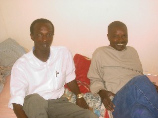 Baya et Mokhtar qui m'ont reçu pendant 1 mois à Dakar en attendant que je trouve un bateau pour traverser l'Atlantique 10. Mes Hôtes à Dakar