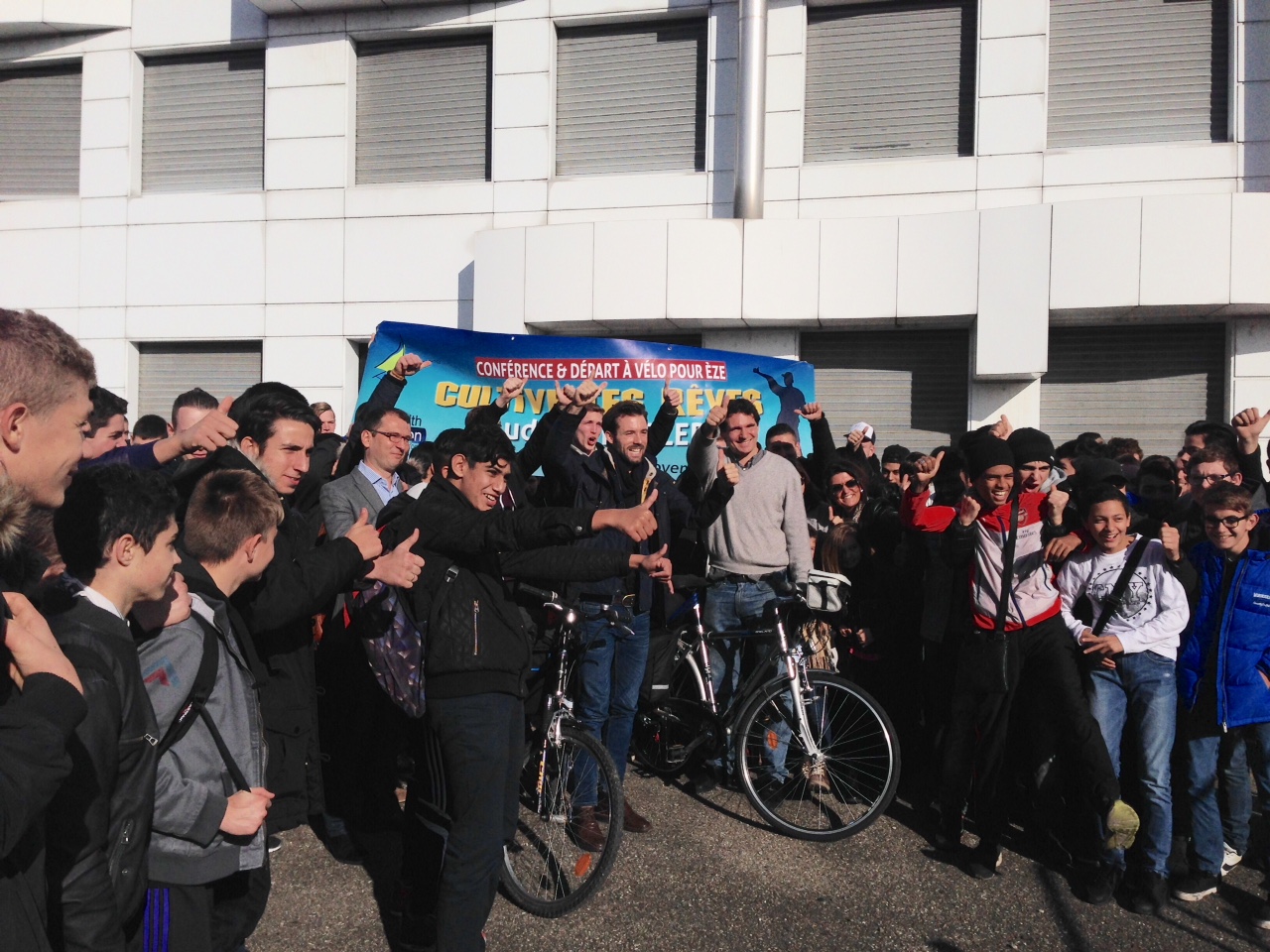 Rassemblement avant le départ de Strasbourg