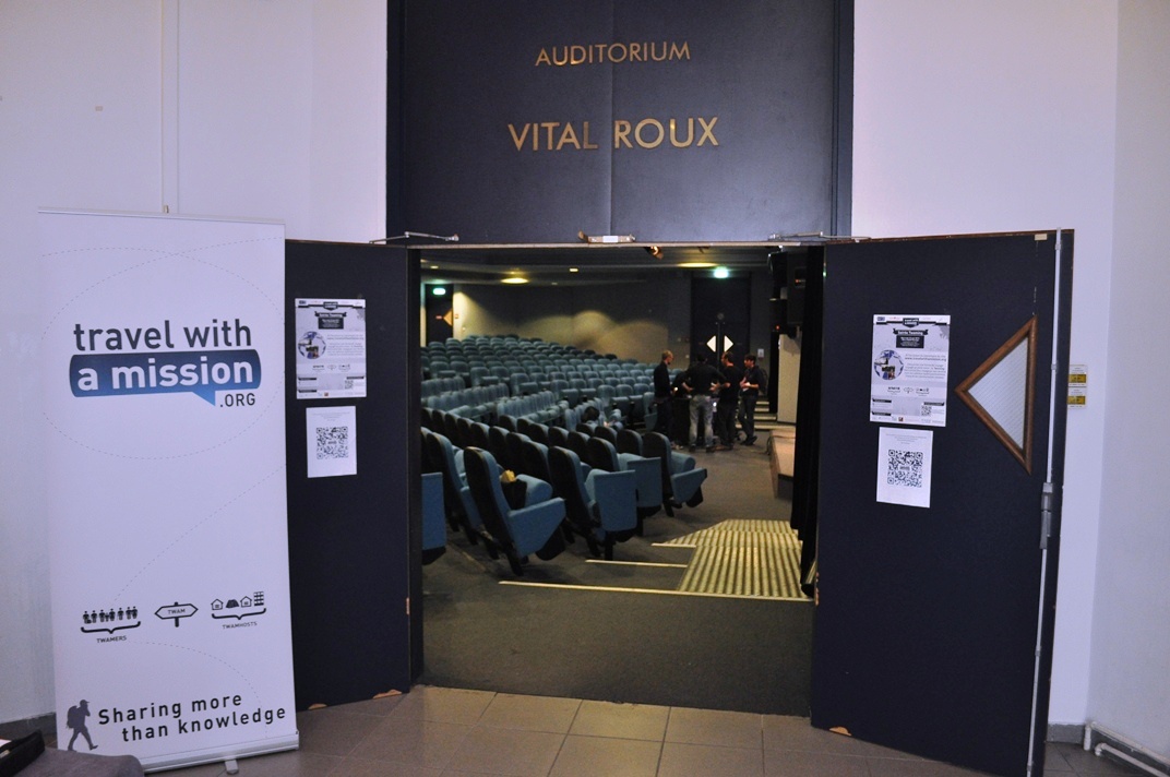 Public lors du lancement TWAM